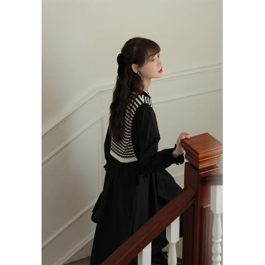 鹿向南  黑色长袖连衣裙女新款赫本风收腰内搭长款打底裙子LXN27183 商品图4