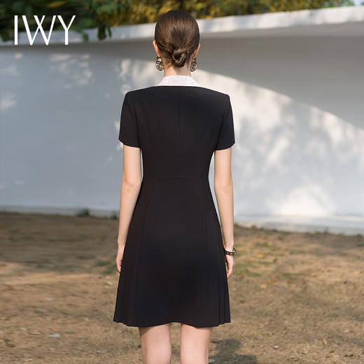IWY/小香风黑色职业装连衣裙女双排扣香槟粉缎面提花西装裙百褶裙Q1103 商品图3