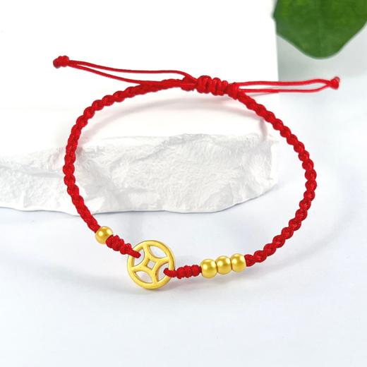 【限时7.5折】【定价黄金】足金 3D硬金金币金珠红绳调节成品手串(AA3DSC00208)（预售产品下单后不退款不退货不换货不补差价）（预售产品下单后不退款不退货不换货不补差价） 商品图1