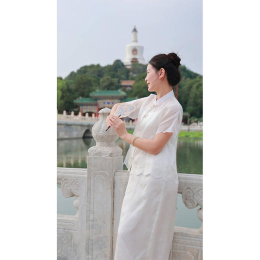 【抖音专属】白莲-套装（中式小衫23710321-莲瓣白+半裙23706322C-莲瓣白） 商品图6