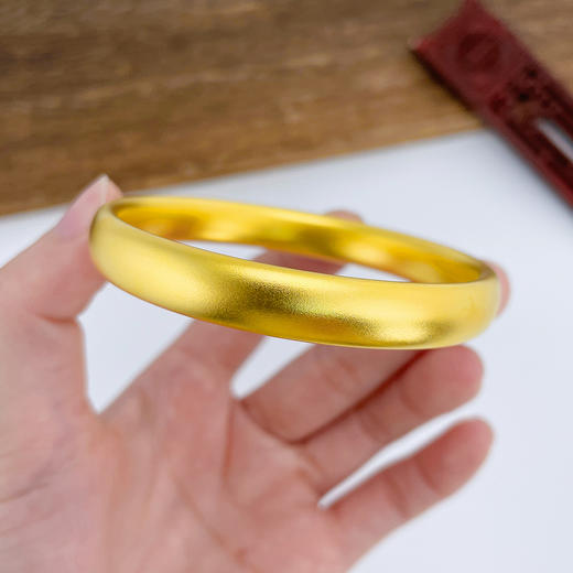 【限时克减128元】足金 油亮古法固口轮胎手镯半实心宽面内平外弧光圈手镯（面宽约8.8-9.2mm，厚约4.3mm）(ANWZGFSZ00082-2)预售产品下单后不退款不退货不换货不补差价 商品图2