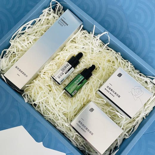 复刻冻龄五件套装 【送尝鲜复刻5件套】顶配伴手礼 50克玻色因黑绷带（日霜），50克玫瑰菁纯霜（晚霜），100ml白金紧肤水， 10m藻萃取提升紧致眼部精华液 ，10ml玻色因原液 商品图6