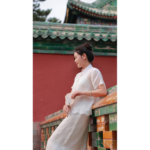 【抖音专属】白莲-套装（中式小衫23710321-莲瓣白+半裙23706322C-莲瓣白） 商品图4