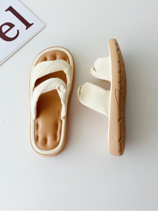 ☺️【自留推荐】踩屎感云朵拖鞋：✔️大底超级Q弹！舒适度第一踩屎拖鞋🎉 商品图4