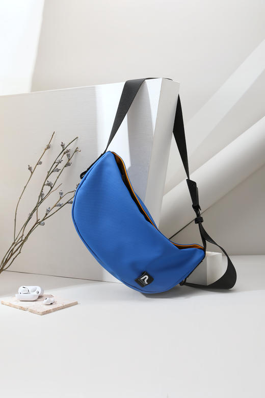 皮尔卡丹单肩饺子包斜挎包男背包男士挎包男生运动男包通勤便携单肩包 商品图2