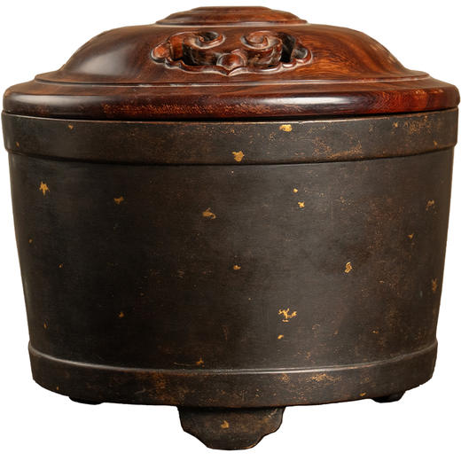 清 玉堂款铜洒金三足炉（红木盖） 商品图5