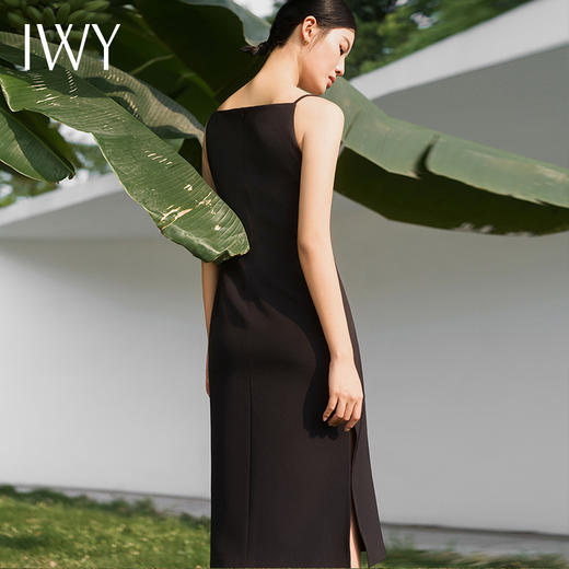 IWY/法式黑色方领连衣裙女夏季显瘦吊带长裙气质百搭显瘦内搭职业裙子Q13317 商品图4