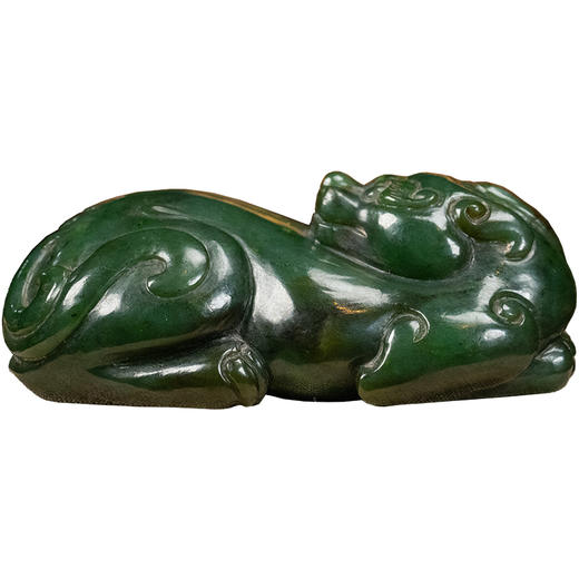 清 碧玉雕瑞兽把件 商品图5