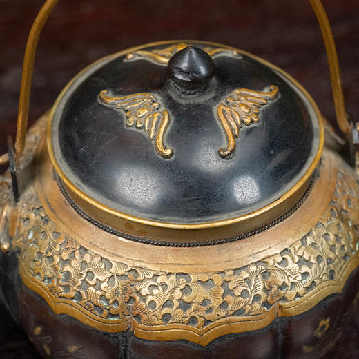 清 乌铜走金走银福禄卷草纹提梁壶 商品图2