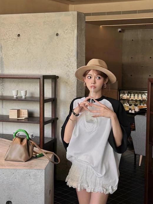 分镜头集成店LOOSINGWHITE春夏系列玫瑰绣花大T恤拼色宽松短袖 商品图1