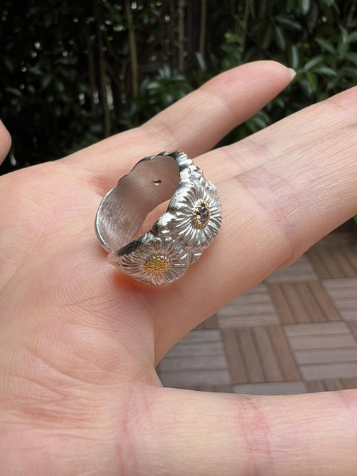 原材百分百 雏菊带钻开口戒指 除了没logo就是圆正 略微偏小 商品图14