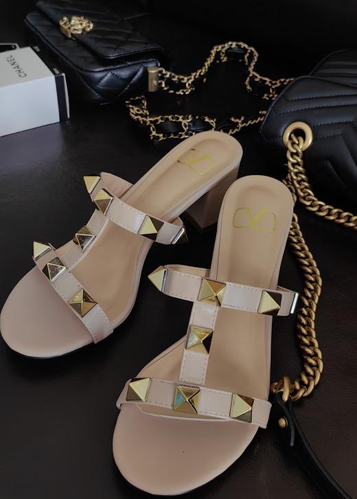 美到神魂颠倒铆钉高跟鞋 小羊皮粗跟百搭凉鞋 商品图0