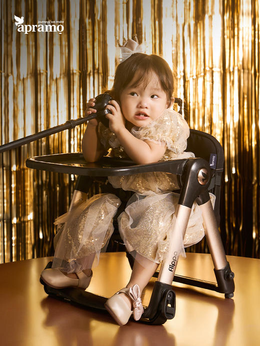 Apramo FlippaRockstar黑金餐椅 安途美爵士黑金宝宝儿童便携式折叠餐椅 6月-3岁 商品图6