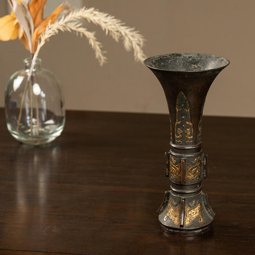 清 铜鎏金兽面纹出戟花觚 商品图4