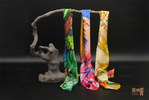 100%桑蚕丝/丝巾/3款/金羽翼残障儿童手绘原创画衍生品 商品图1