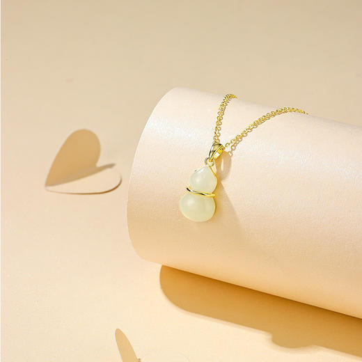 卡蒂罗/KADER 白玉葫芦项链 925银和田玉新中式福禄本命年国风设计锁骨链 国潮好运简约经典配饰 礼品女友 妈妈 商品图3