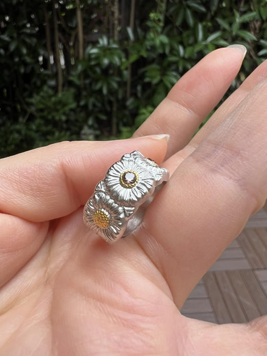 原材百分百 雏菊带钻开口戒指 除了没logo就是圆正 略微偏小 商品图5