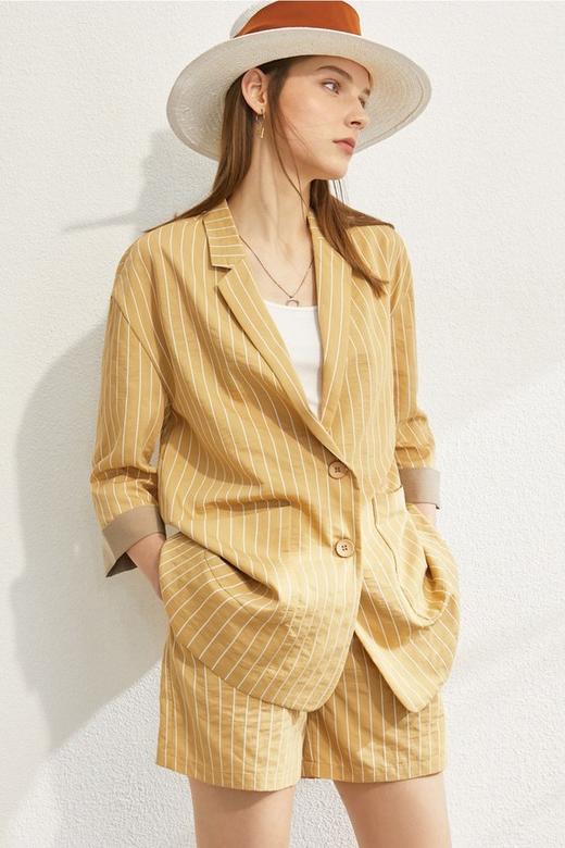 AMII/艾米 宽松条纹翻领西装休闲短裤套装 13008 商品图5