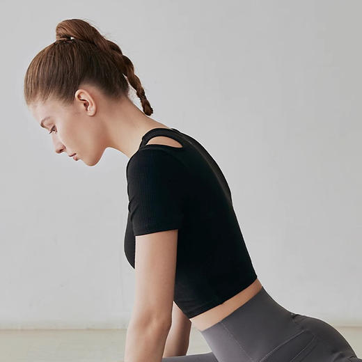 【限时秒】YOGACODE【火树银花系列】2024 罗纹运动上衣半固定胸垫健身服短袖T恤DST865 商品图3