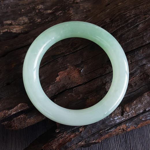 【天然正品】天然收藏级细腻无杂裂厚桩糯冰种晴水绿57.5号圆条手镯 150624XY49 商品图4