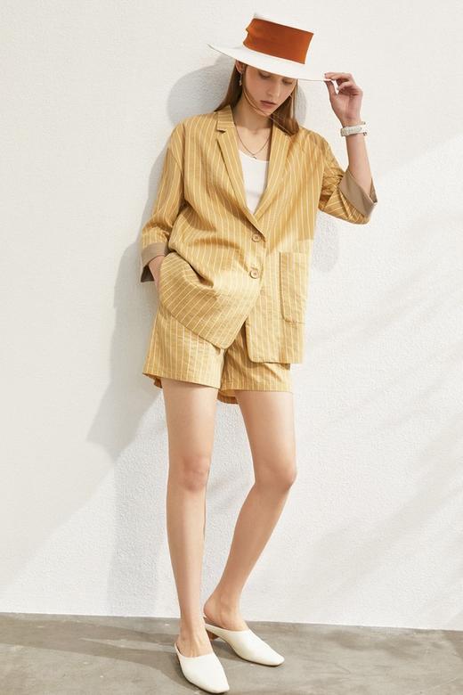 AMII/艾米 宽松条纹翻领西装休闲短裤套装 13008 商品图1