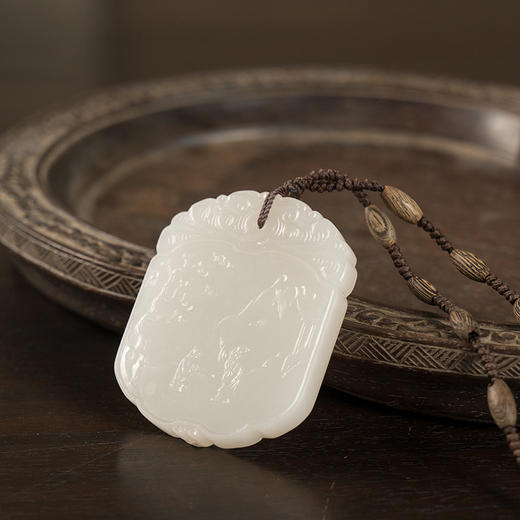 清 玉雕人物诗文子冈牌 商品图1