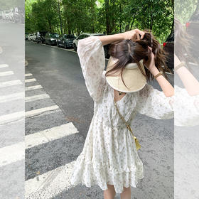 <曾小咸推荐>【温柔公式】木耳边连衣裙