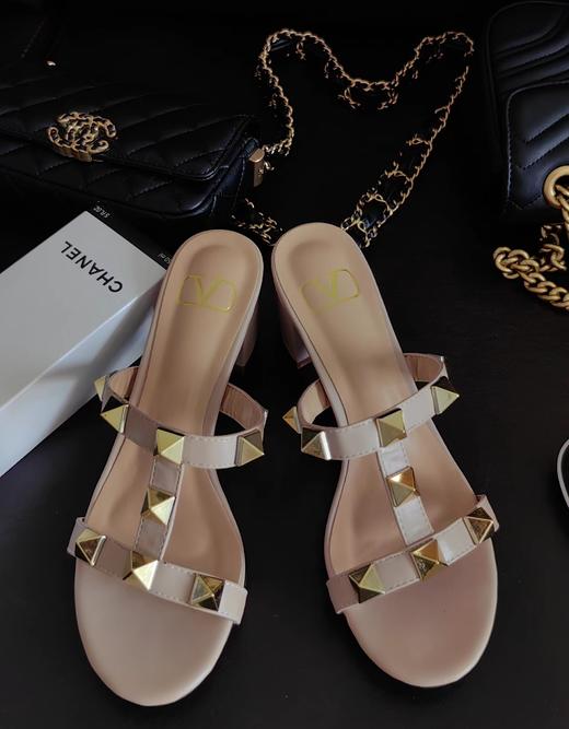 美到神魂颠倒铆钉高跟鞋 小羊皮粗跟百搭凉鞋 商品图1