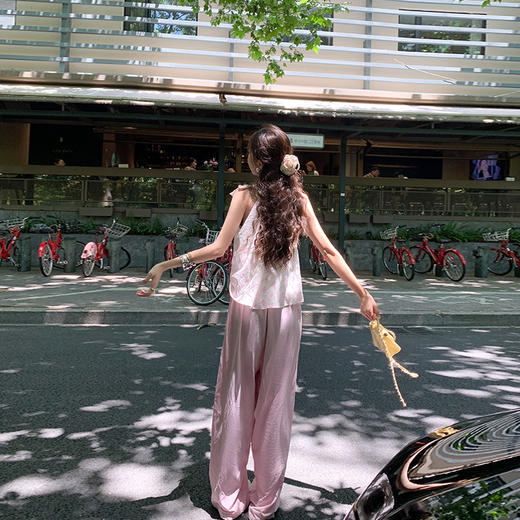 <曾小咸推荐>微信粉丝秒杀专场 仅此今天 活动结束下架【花漾甜心】吊带雪纺印花背心 日常119.99 立减70 秒杀49.99！！ 商品图4