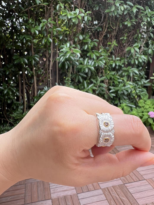 原材百分百 雏菊带钻开口戒指 除了没logo就是圆正 略微偏小 商品图11