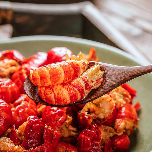 渔人小胖吮指龙虾尾 肉 口嫩鲜爽多汁 壳軟腮浄腹美 鲜香过瘾多囗味可选 25 分享0g/盒(每盒约30-36粒) 商品图4