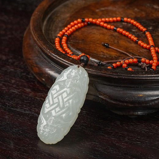 清 玉雕盘长纹佩 商品图0