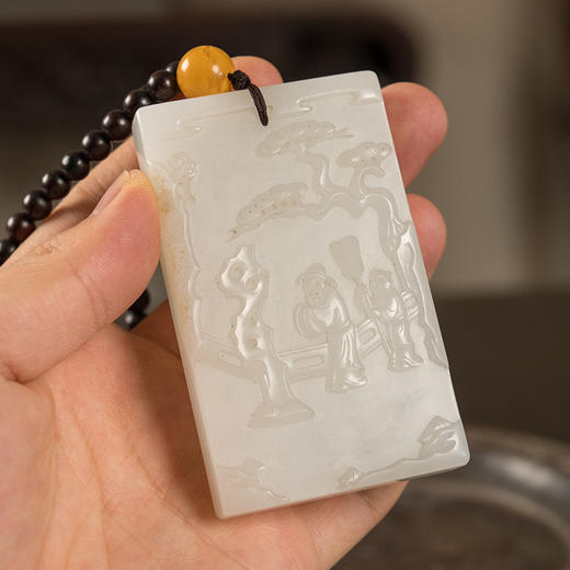 二十世纪玉雕人物诗文子冈牌（紫檀链） 商品图1