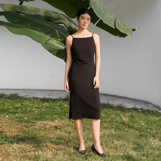 IWY/法式黑色方领连衣裙女夏季显瘦吊带长裙气质百搭显瘦内搭职业裙子Q13317 商品图6