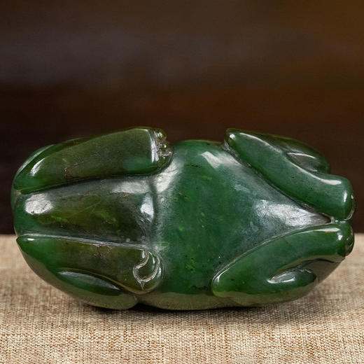 清 碧玉雕瑞兽把件 商品图3