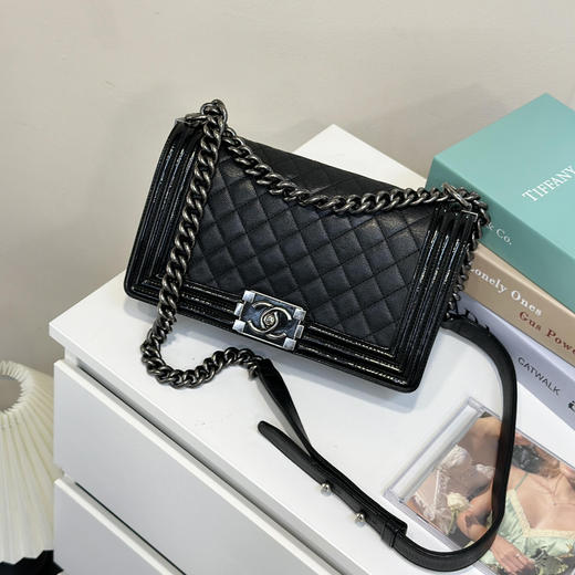 CHANEL leboy 荔枝纹牛皮拼漆皮 中号 黑银 翻盖包 商品图2