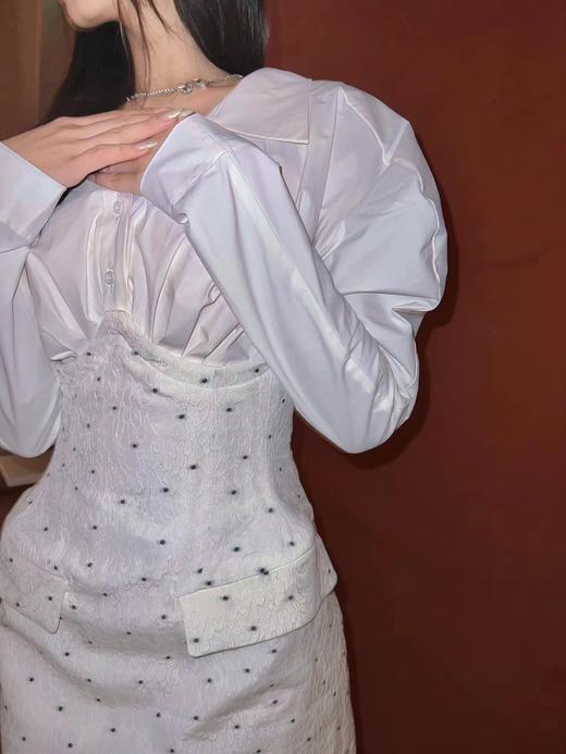 分镜头集成店LOOSINGWHITE春夏新品异形袖拼接连衣裙 商品图4