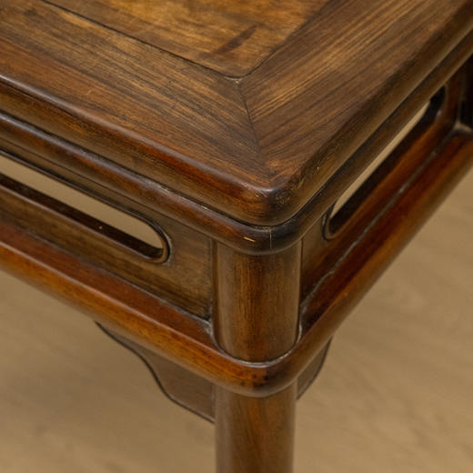 清 红木劈料裹腿鱼门洞方桌 商品图3