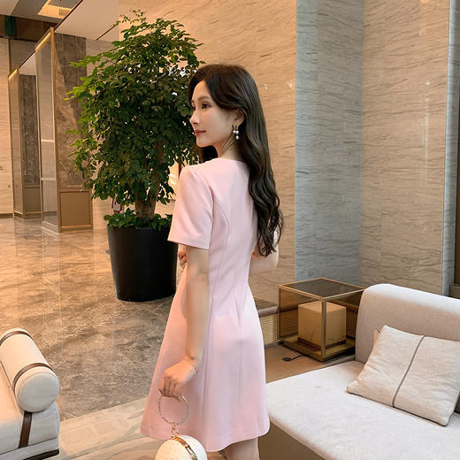 [奢姿轻奢系列]大码女装2024夏季蝴蝶结装饰裙子胖妹妹时尚连衣裙8942890102【1】 商品图3