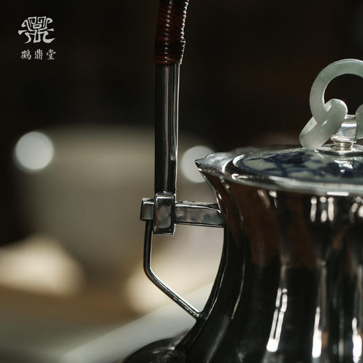 鹤鼎堂闻天系列骏尨汤沸蝶恋花瓷盖（银色）（缺货） 商品图3
