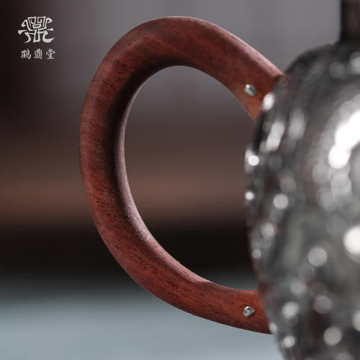 鹤鼎堂闻天系列吉日急须錾刻双龙戏珠大号（银色）（缺货） 商品图2