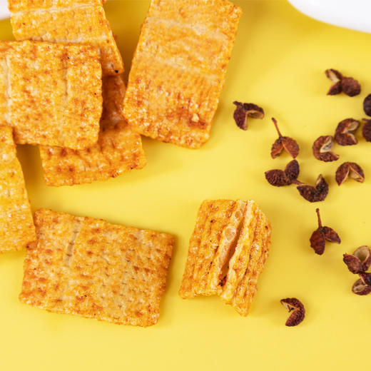 【口口香酥，辛辣有味~】海底捞同款花椒锅巴 盐焗薯条 追剧解馋 休闲小零食 膨化食品-QQ 商品图4