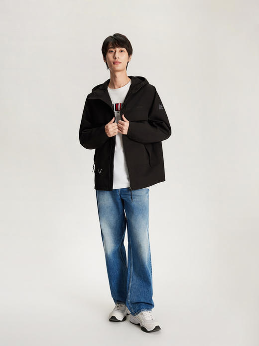 2024新款 男防风防水徒步连帽宽松冲锋款软壳夹克外套 T-1217 商品图4