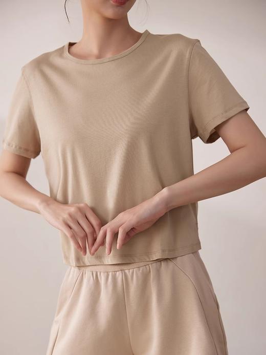 跃牌【周游世界系列】运动短袖女宽松显瘦短款性感瑜伽上衣 TP0694 商品图3