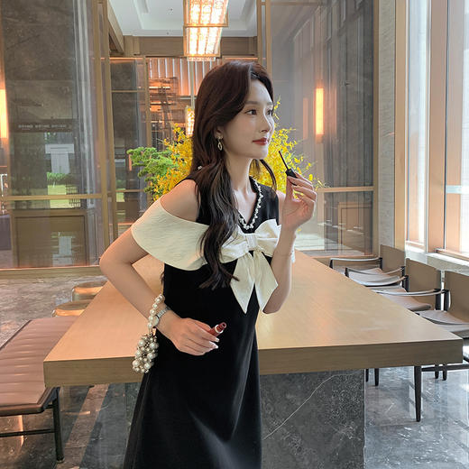【307号】  [奢姿轻奢系列]大码女装2024夏季蝴蝶结装饰裙子胖妹妹露肩连衣裙8942826454 商品图1