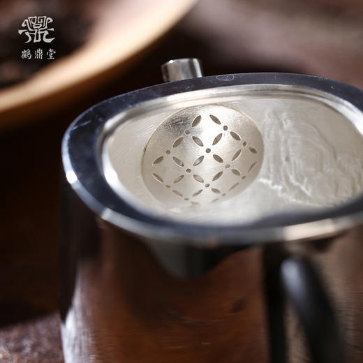 鹤鼎堂闻天系列游遨急须錾刻积玉堆金（银色）（缺货） 商品图2