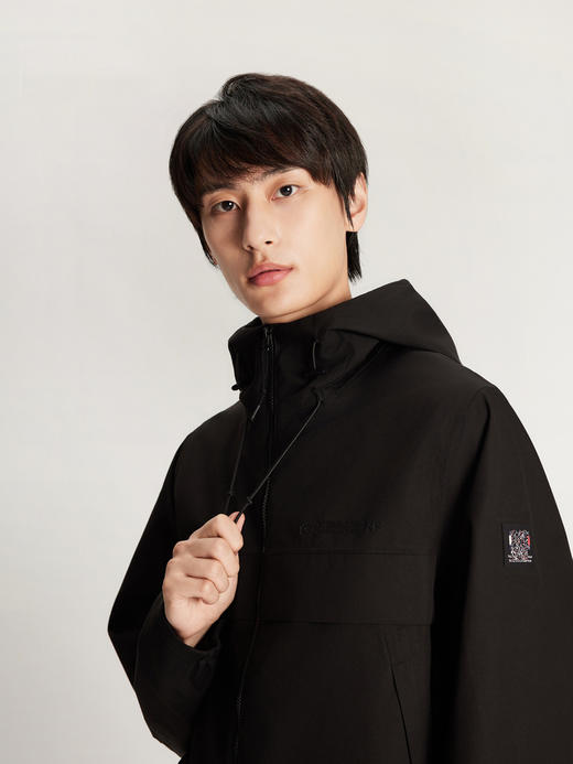 2024新款 男防风防水徒步连帽宽松冲锋款软壳夹克外套 T-1217 商品图5