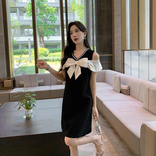 【307号】  [奢姿轻奢系列]大码女装2024夏季蝴蝶结装饰裙子胖妹妹露肩连衣裙8942826454 商品图4