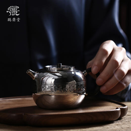 鹤鼎堂闻天系列肃雍急须錾刻缠枝莲纹（银色）（缺货） 商品图4
