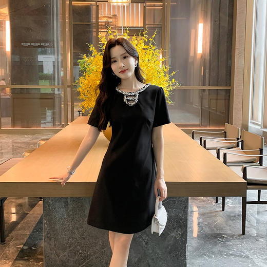 【清仓超15天不保价】[奢姿轻奢系列]大码女装2024夏季钉珠镂空裙子胖妹妹时尚连衣裙8942890081 商品图2